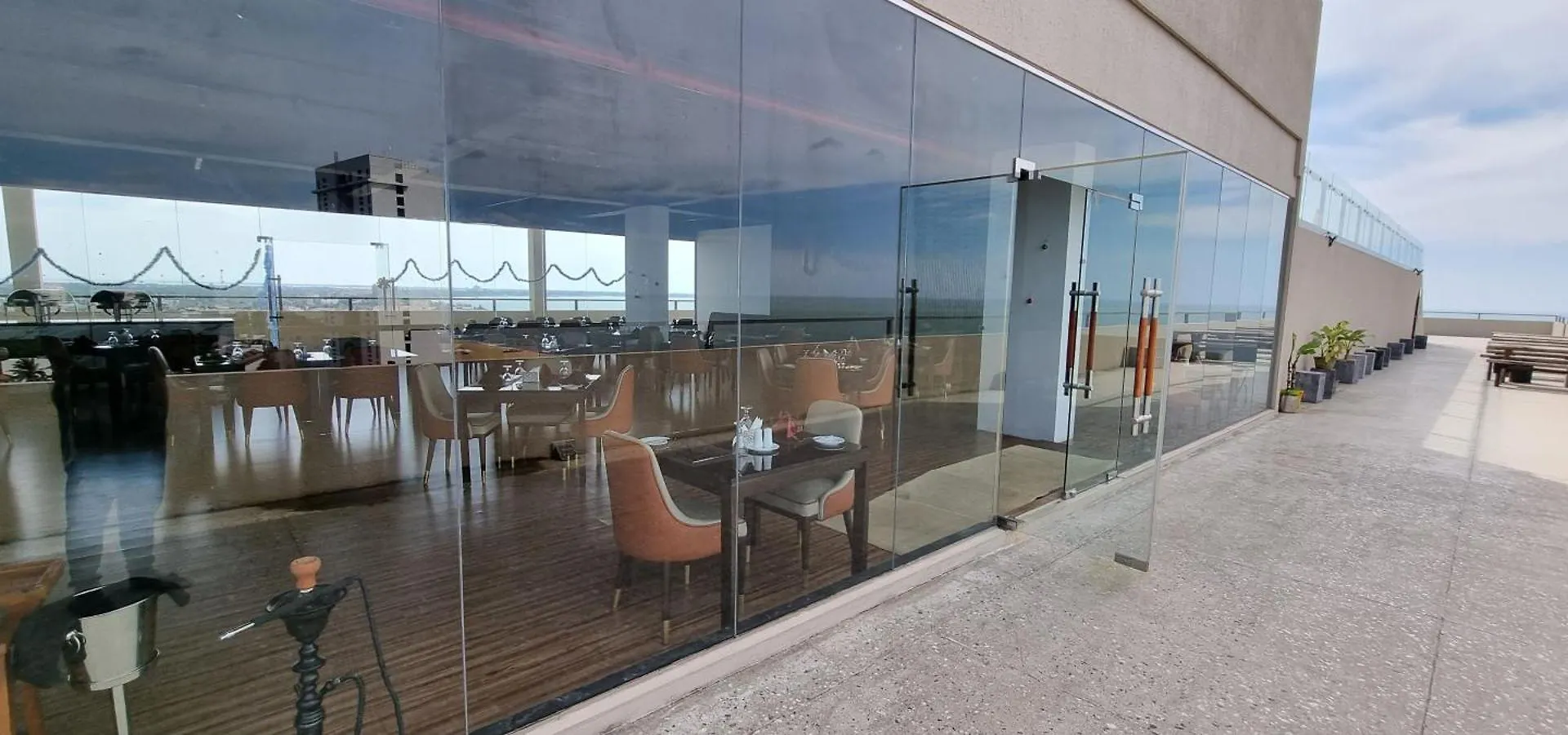 One Bedroom 7Th Floor Apartment In Ocean Breeze Hotel Residencies Negombo Sri Lanka